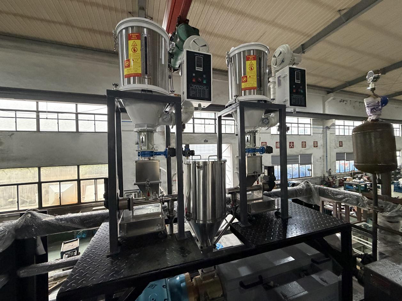 La personalizzazione magistrale svela un nuovo viaggio: la macchina per test di filatura Shengbang POY recentemente consegnata ai clienti